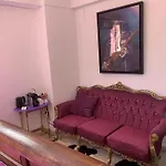 게스트하우스 Old Town Retreat 4*