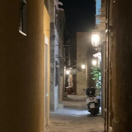 Old Town Retreat 4*