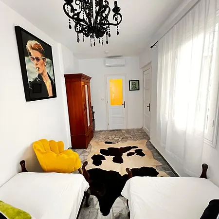 Old Town Retreat Guest house 4*