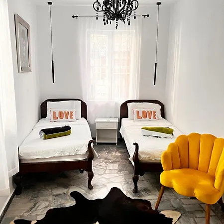 Old Town Retreat 4*
