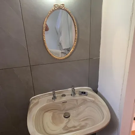 Old Town Retreat Гостьовий будинок *